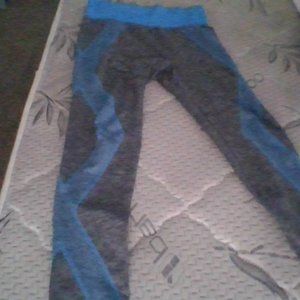 New Mix Workout Leggings (Pre-Owned) Size: S-M
